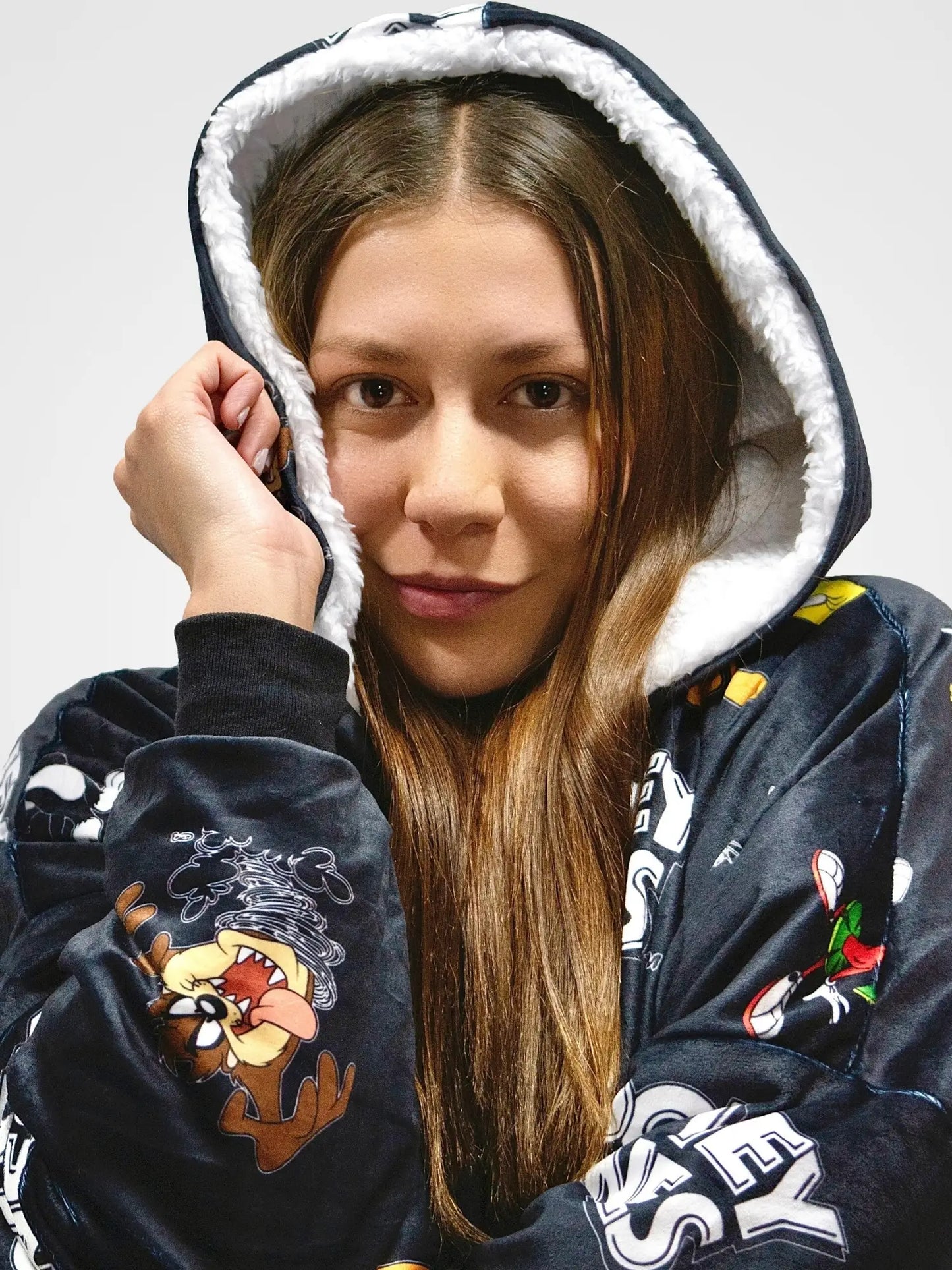 Buzo Gigante Looney Tunes Negro